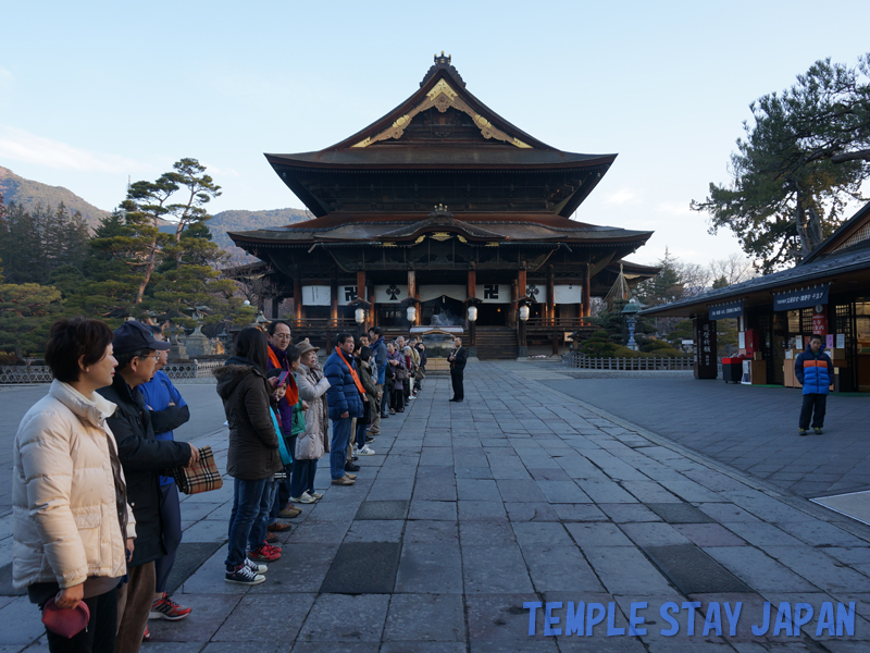 Zenkoji morning memorial service