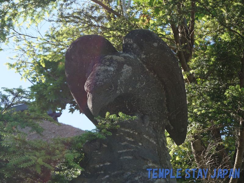 Takeda-ryokan (statues of kite)