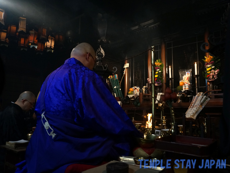 Shigisan Senjyuin (Morning memorial service)