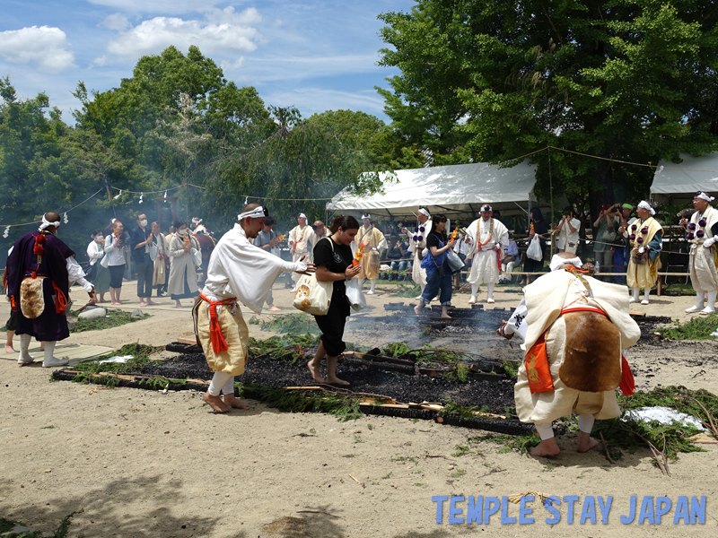 Chisyakuin (Kyoto) Goma (fire) Fire walking experience