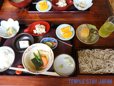 Fukinoto temple stay (Oita)