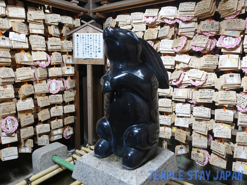 Okazaki-jinja (Kyoto) Safe birth rabbit