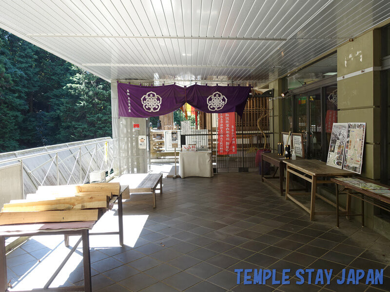 Tanukidanisan-Fudoin (Kyoto) Main hall entrance