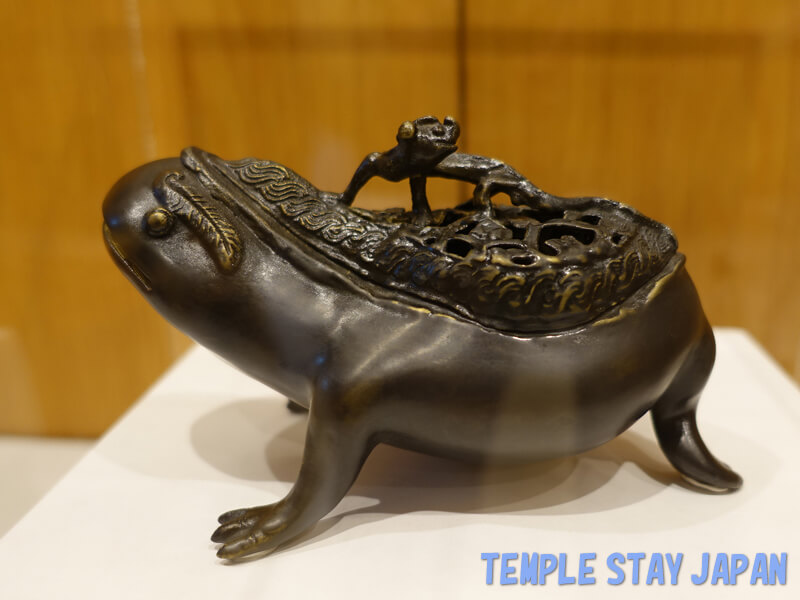 Honnoji (Kyoto) Frog incense burner