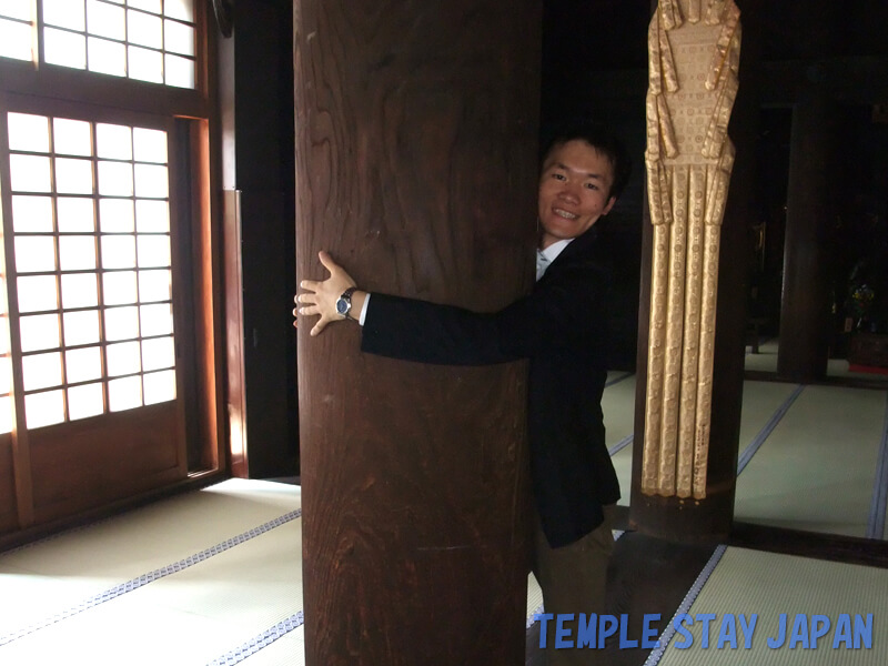 Gokokuji (Tokyo) Good Fortune Pillar