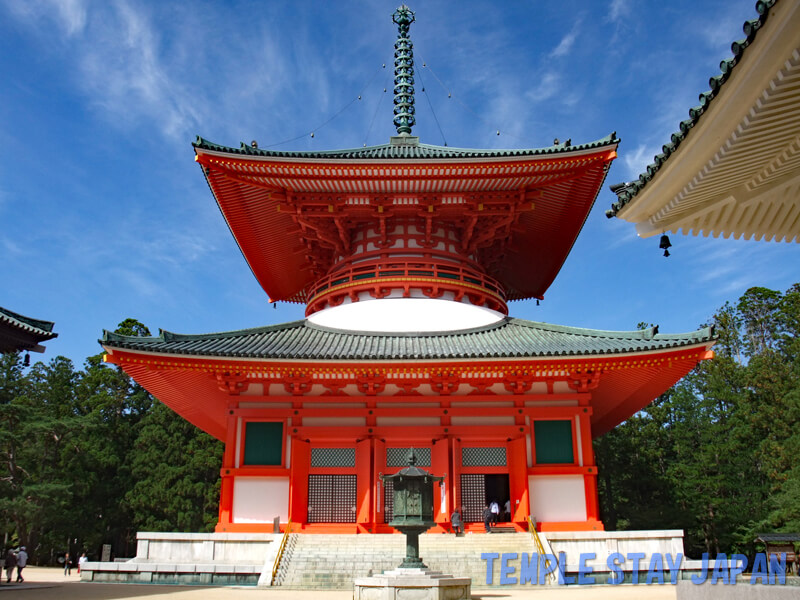 Koyasan (Wakayama) Large pagoda