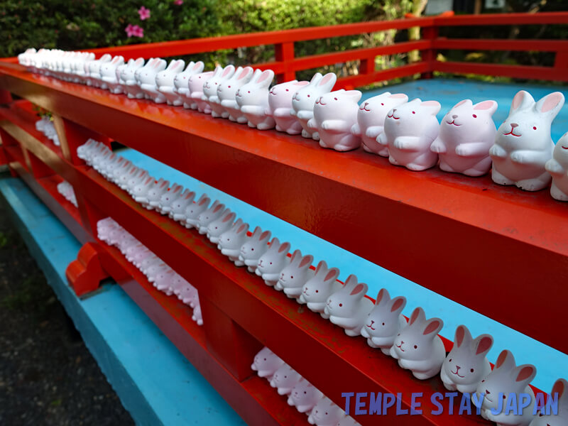 Okazaki-jinja (Kyoto) Rabbit figures