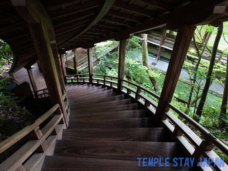 Eikando (Kyoto) Twisted corridor above