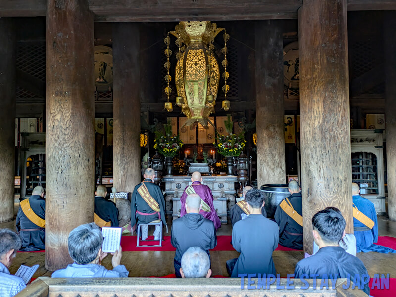 Kiyomizu-dera (Kyoto) Morning service