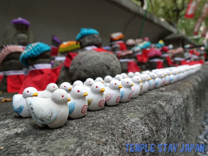 Rokkakudo (Kyoto) Dove figure