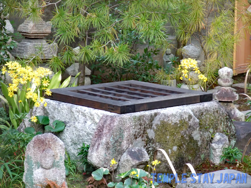 Rokudochinnoji (Kyoto) The well to the land of the dead