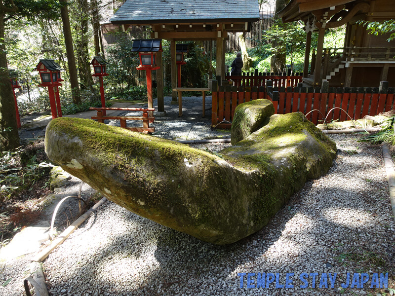 Kifune shrine (Kyoto) Rock ship