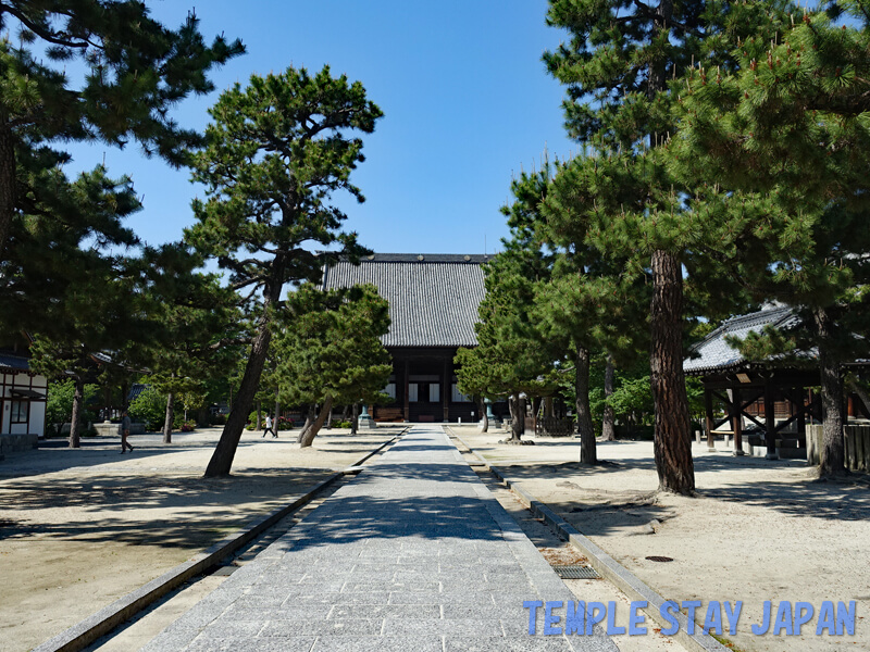 Hyakumanben-Chionji Temple (Kyoto) Grounds