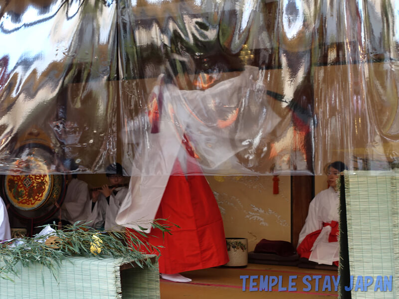 Kyoto Ebisu shrine (Kyoto) Shrine maiden dance