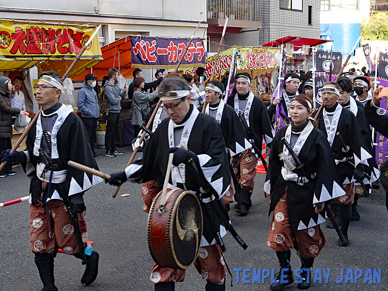 Sengakuji temple (Tokyo) Gishi parade