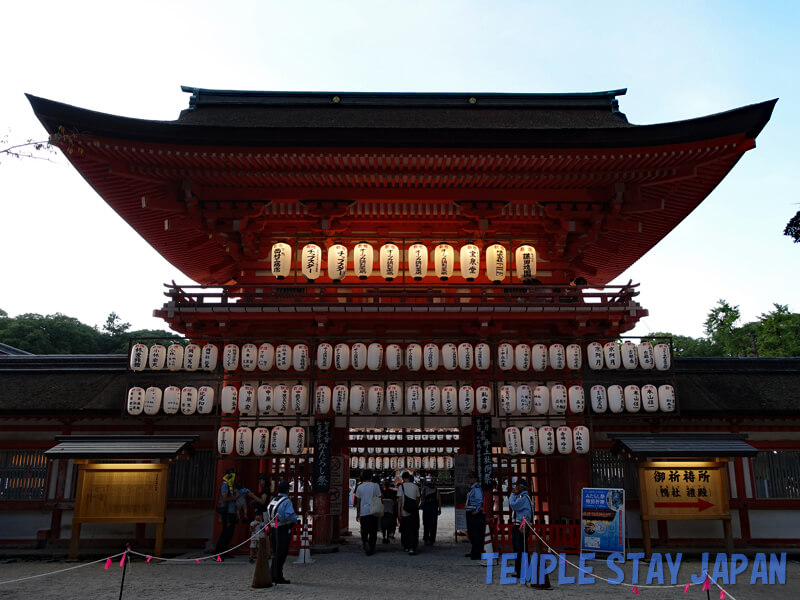 Shimogamo shrine (Kyoto) The Tower Gate at Dusk