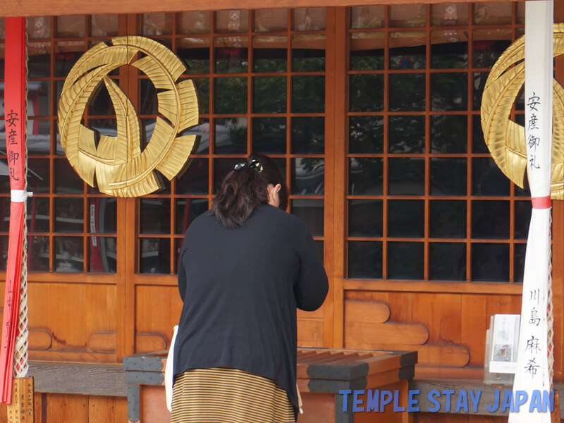 Sotokuji-awashimado temple (Kyoto) Worshipper