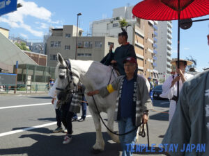 Fukagawa Shinmeigu shrine (Tokyo) Shinto priest