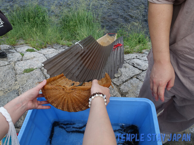 Honnoji temple (Kyoto) Release the fish